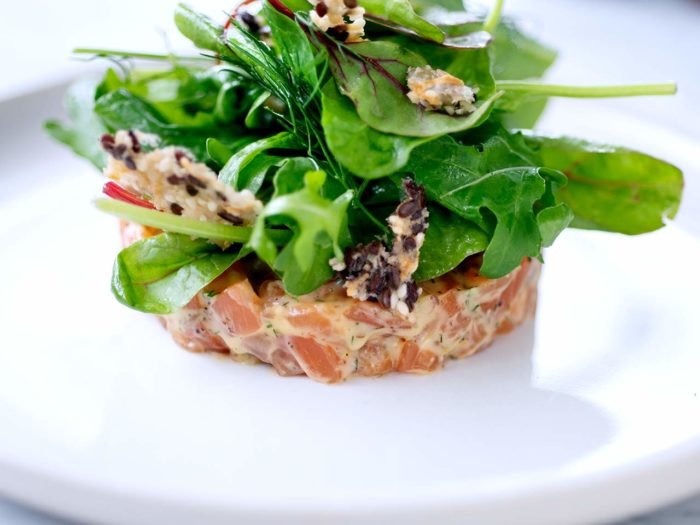Graved Lachs-Tatar mit Dill und Senf